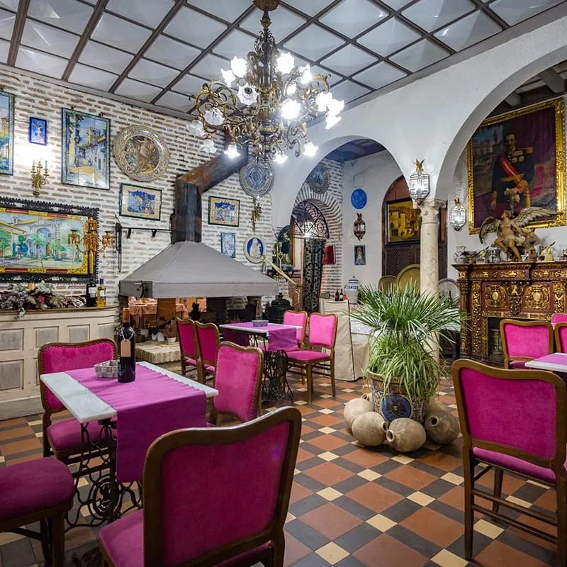 Salón Central de Mesón Don Raimundo.